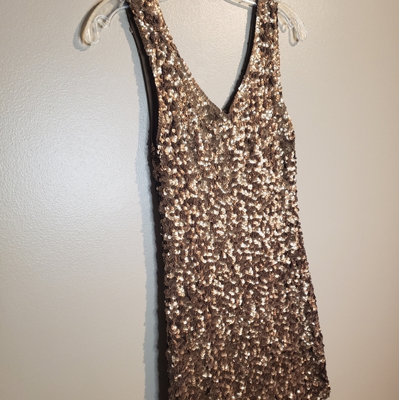 Amber Blue Gold Sequin Cocktail Dress (Size: Large) - Picture 3 of 10